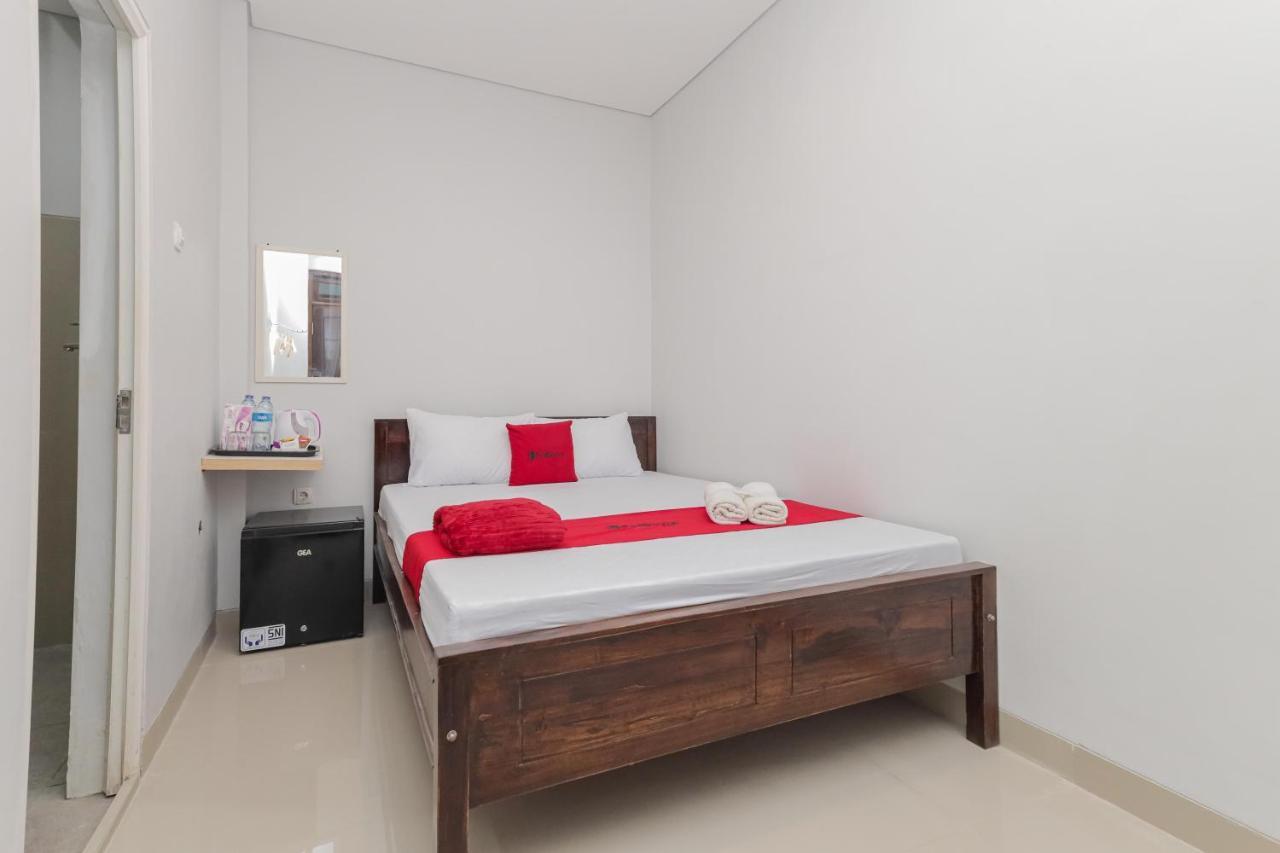 فندق Reddoorz @ Gedangan سيدوارجو المظهر الخارجي الصورة